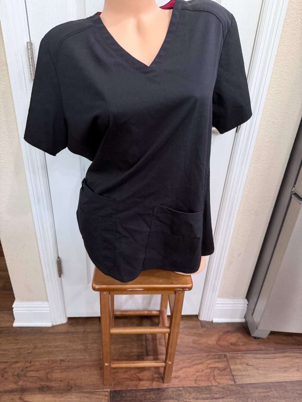 Med Couture Touch Scrub Top Large Black Stretch V Neck MC7459